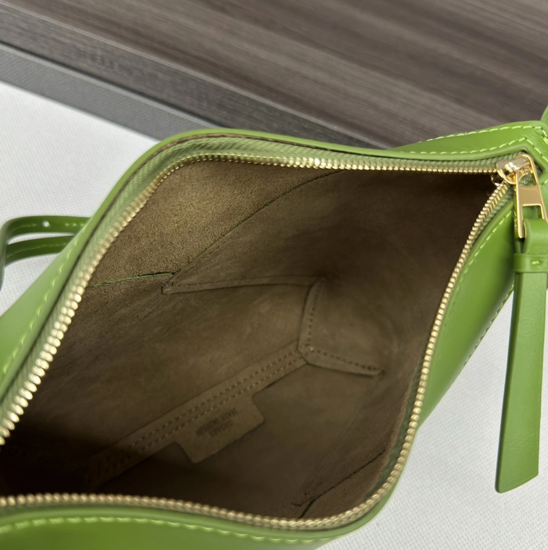 WeatherProof Loewe Puzzle Bags 67210