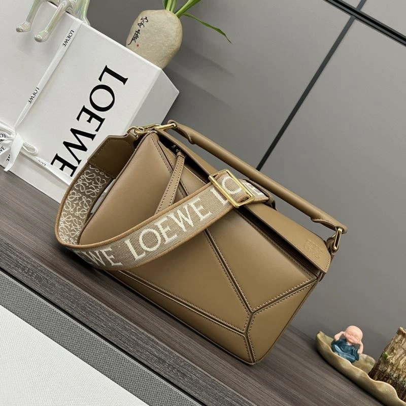 Trendsetting Loewe Puzzle Bags 61532