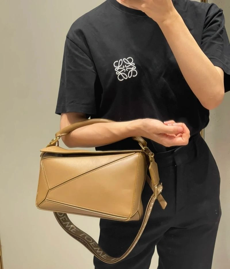 Trendsetting Loewe Puzzle Bags 61532