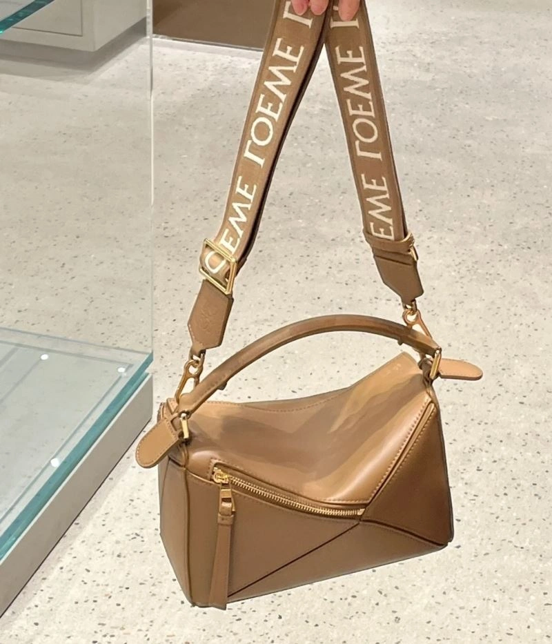 Trendsetting Loewe Puzzle Bags 61532