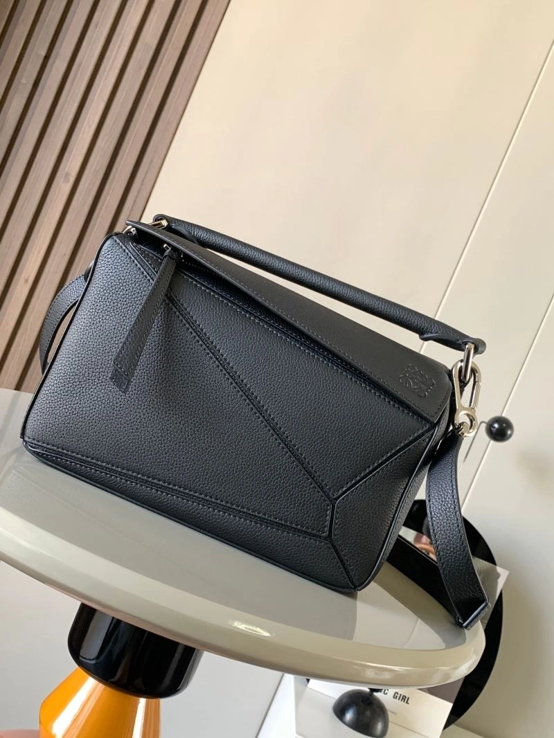 Versatile Loewe Puzzle Bags 77512