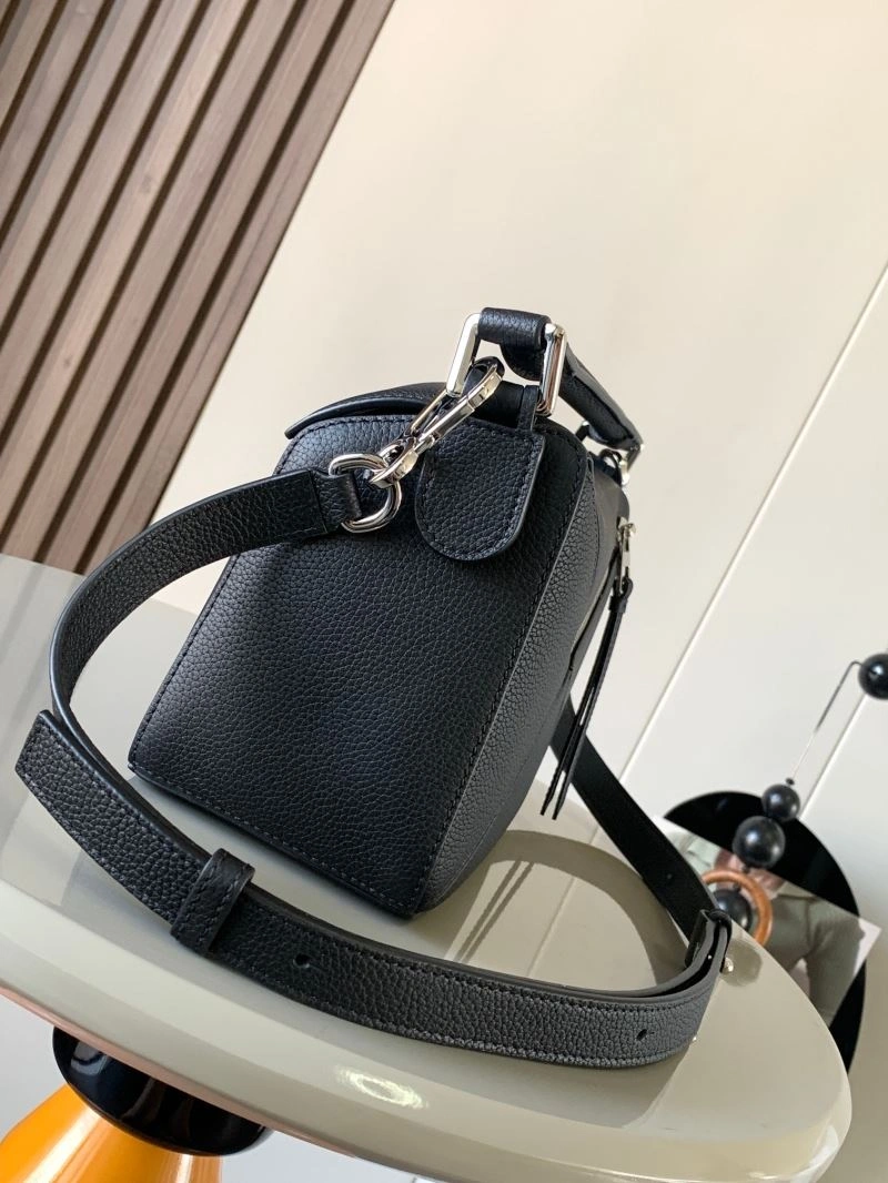 Versatile Loewe Puzzle Bags 77512