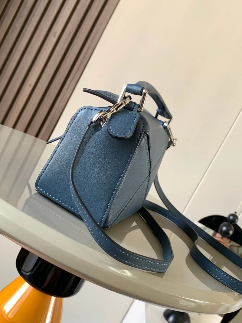 Durable Loewe Puzzle Bags 77479
