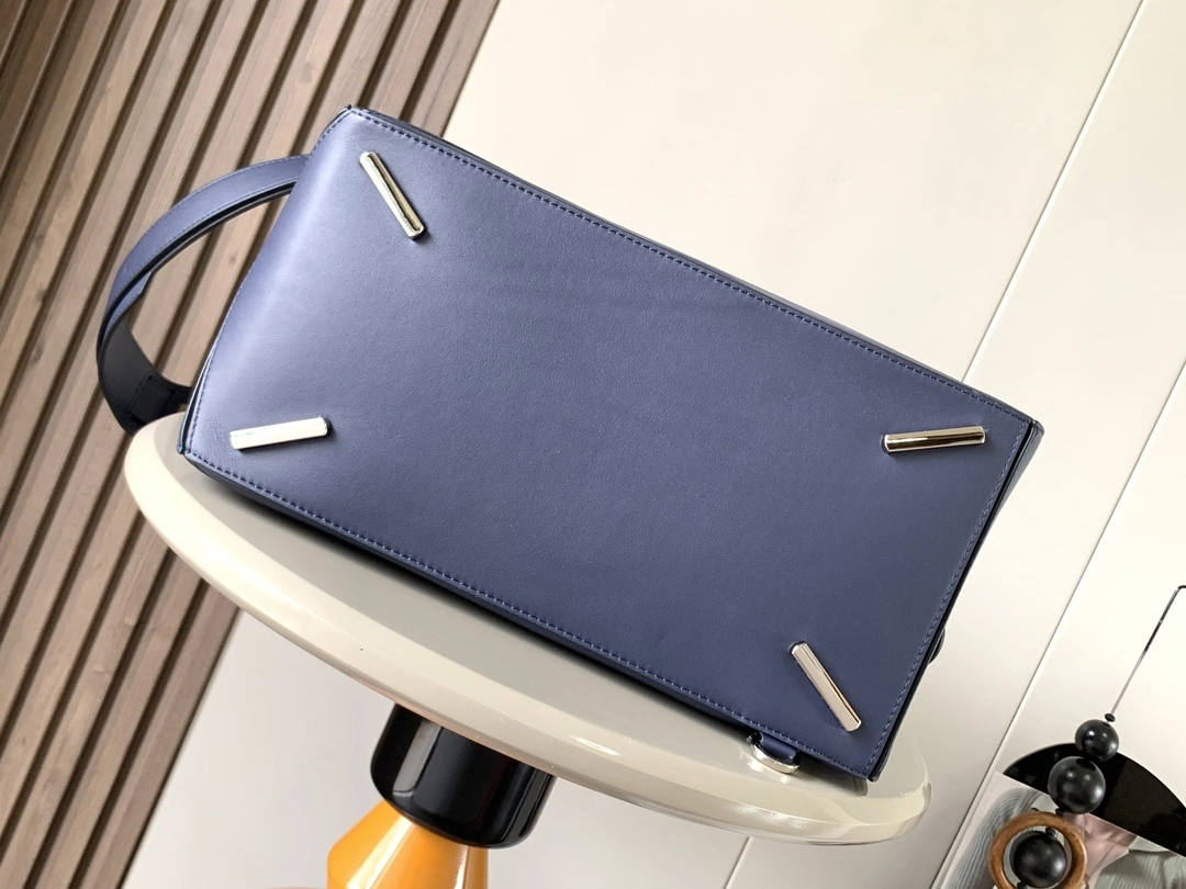 Sleek Loewe Puzzle Bags 71932
