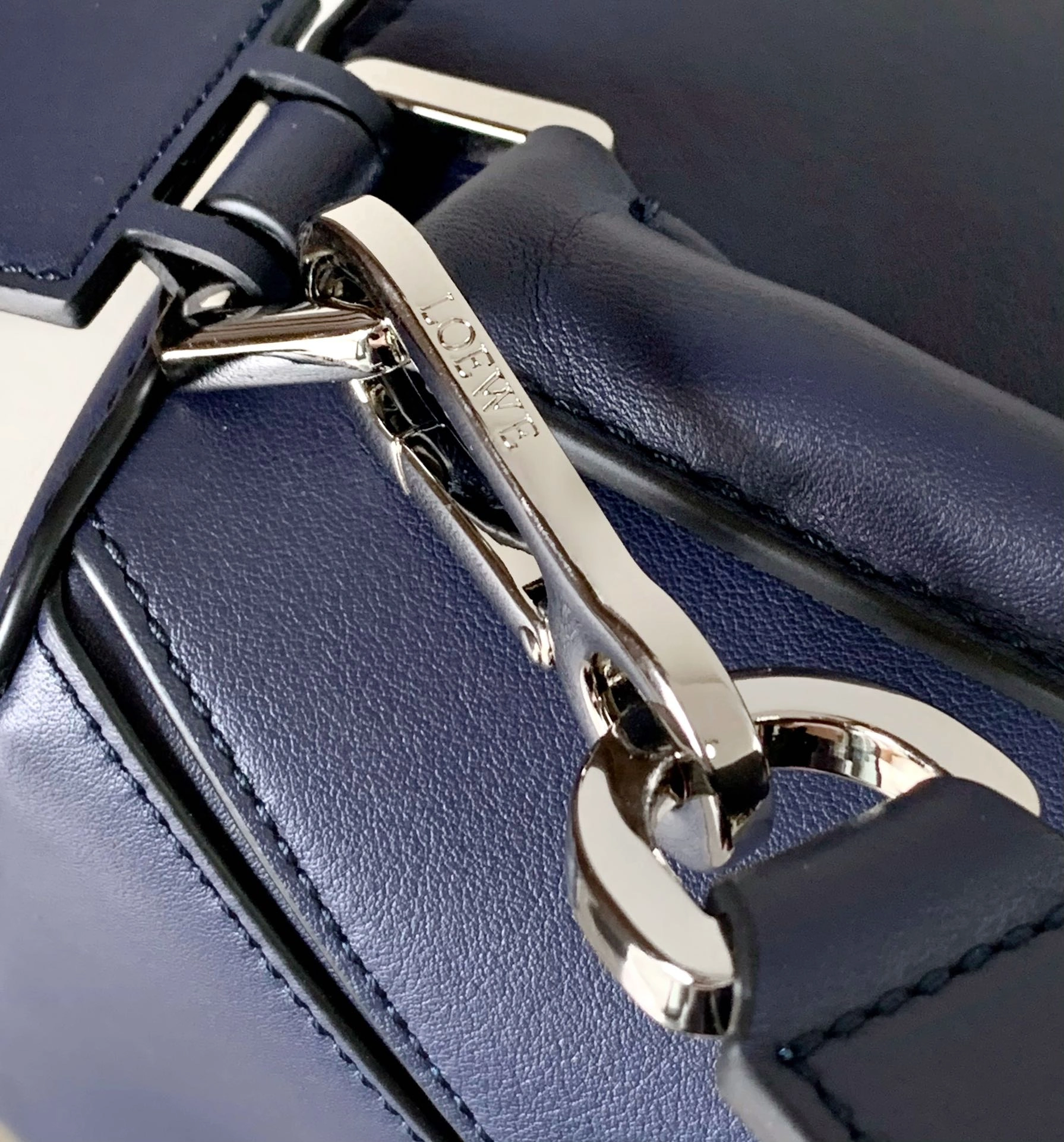 Sleek Loewe Puzzle Bags 71932