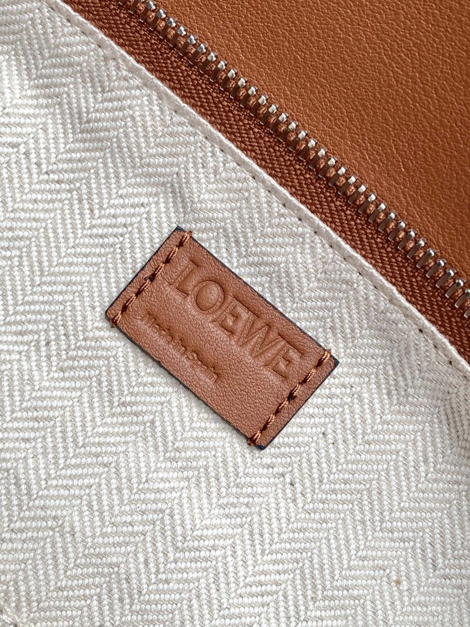 Loewe Puzzle Bags Unisex 71937
