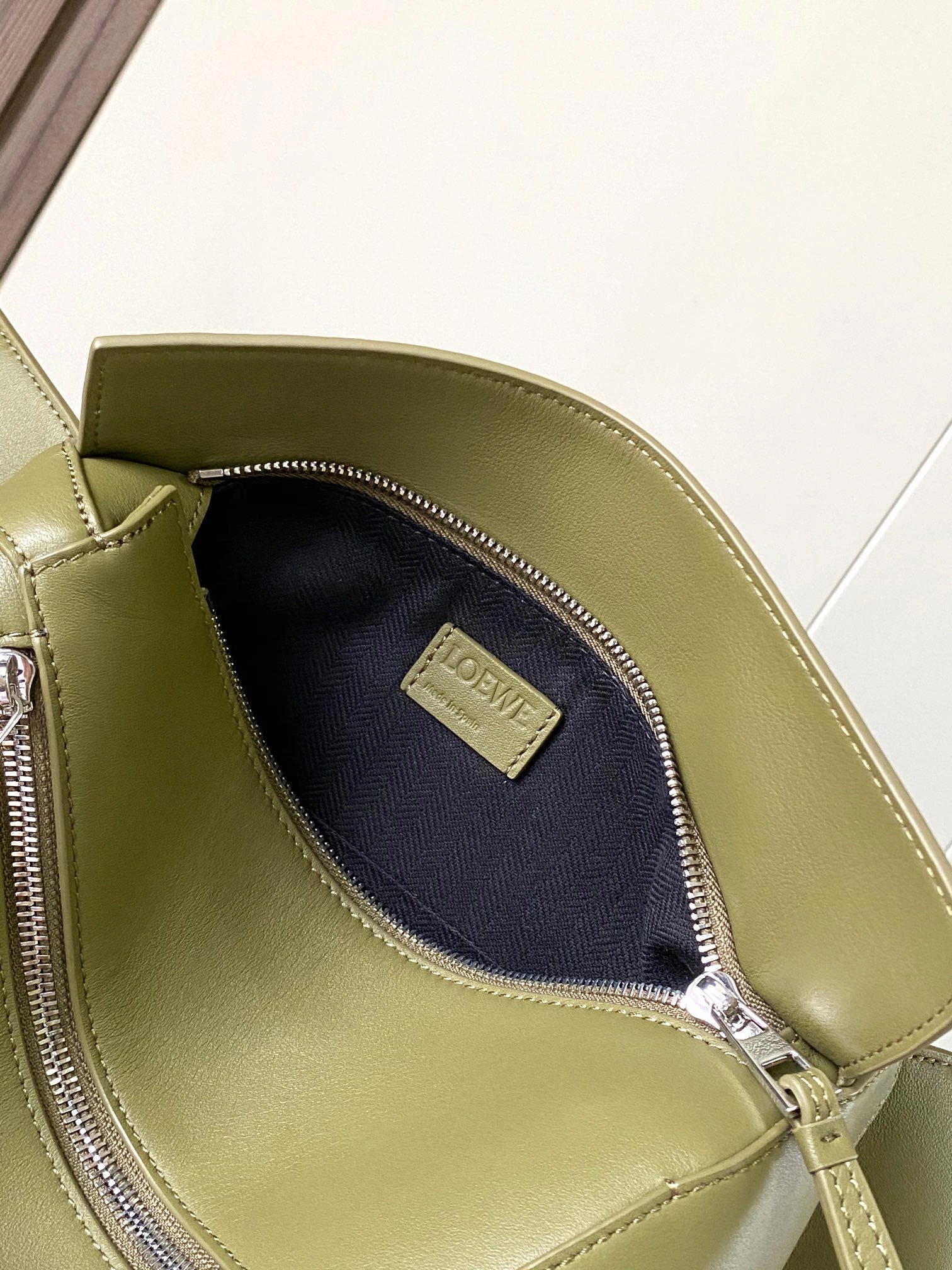 Vibrant Loewe Puzzle Bags 71985