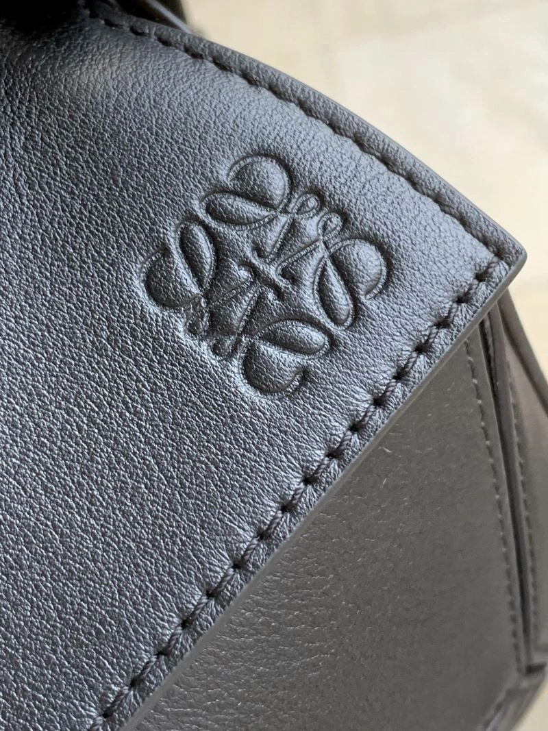 Trendsetting Loewe Puzzle Bags 61195