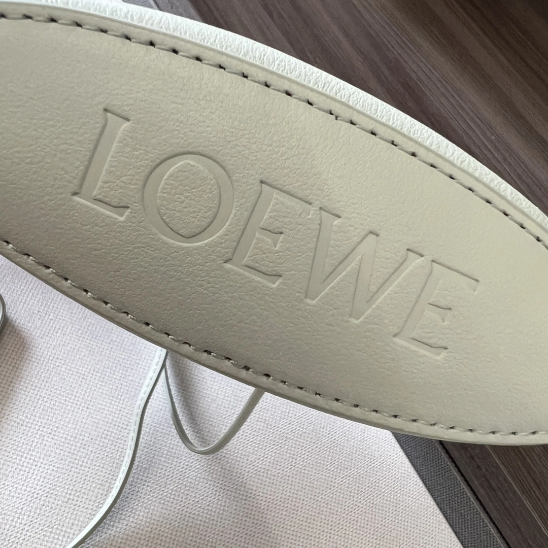 Fashionable Loewe Satchel Bags 72091
