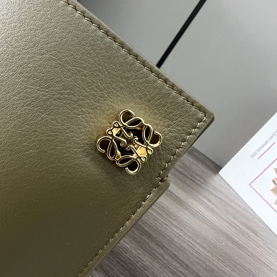 Loewe Satchel Bags Sleek 72093