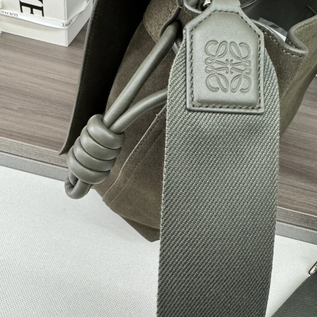 Loewe Satchel Bags Cozy 72085