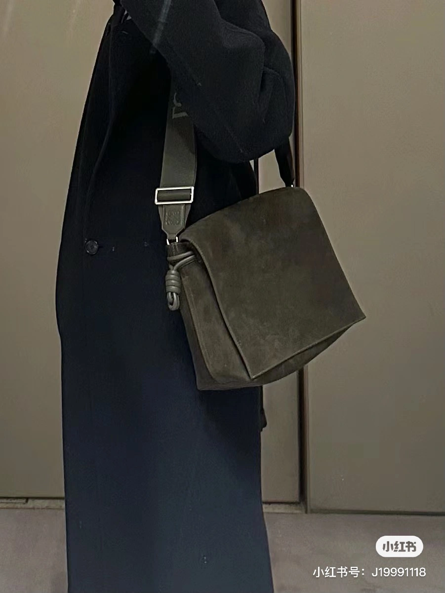 Loewe Satchel Bags Cozy 72085