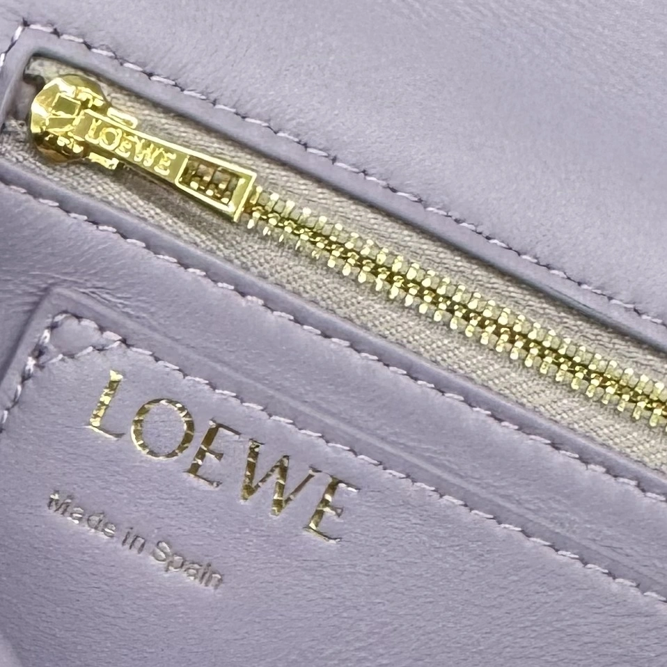 Loewe Satchel Bags TimelessDesign 72080