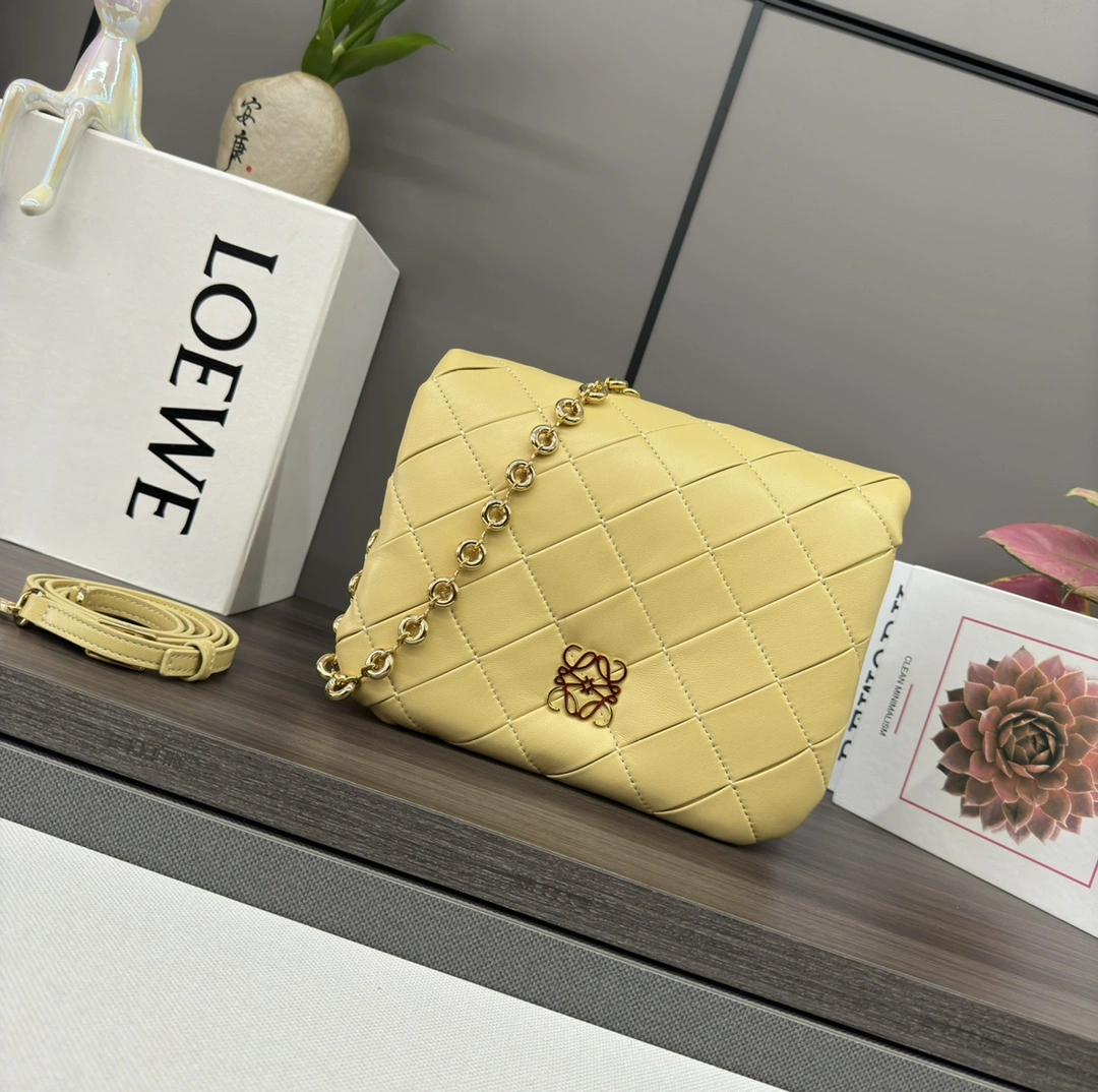 Fashionable Loewe Satchel Bags 72084