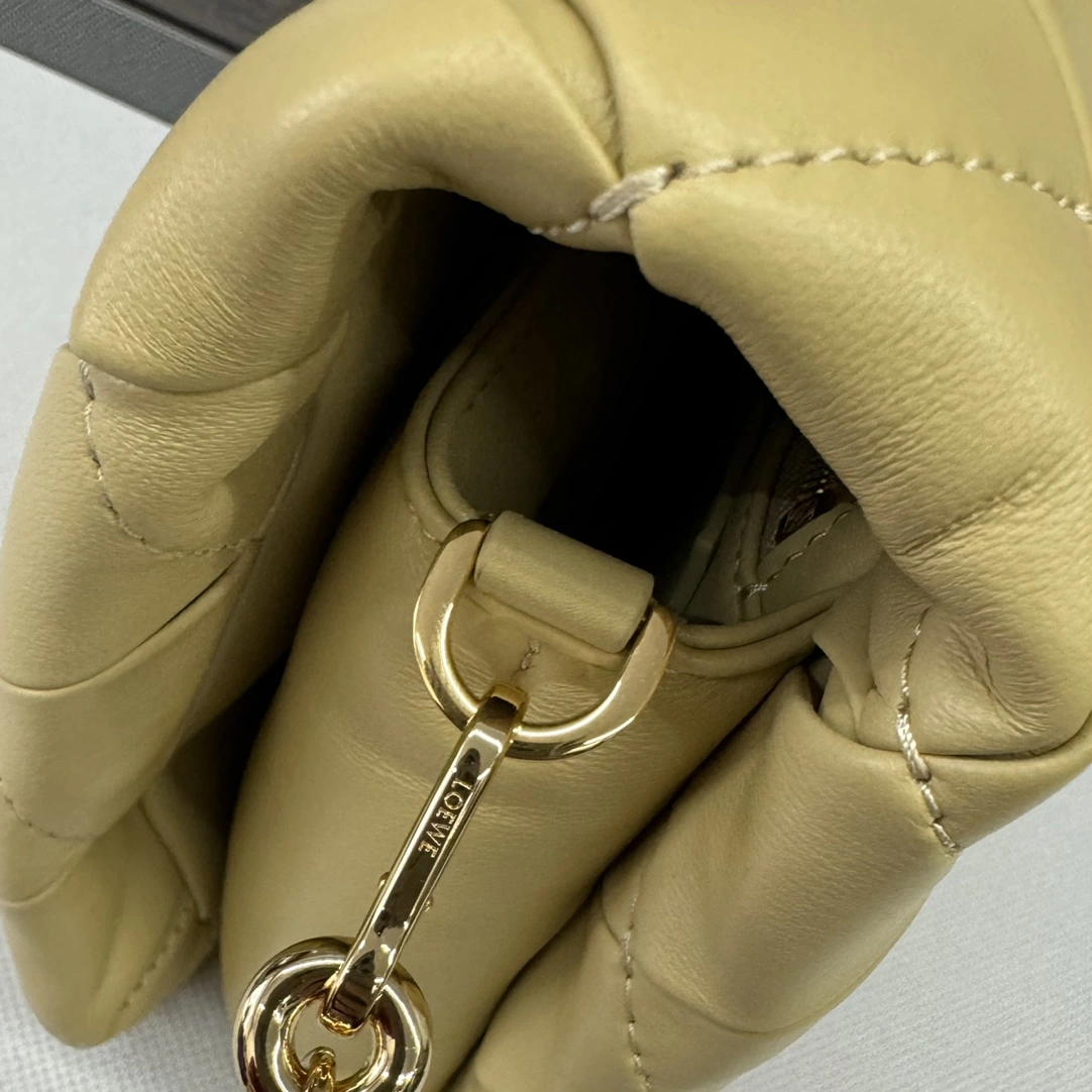 Fashionable Loewe Satchel Bags 72084