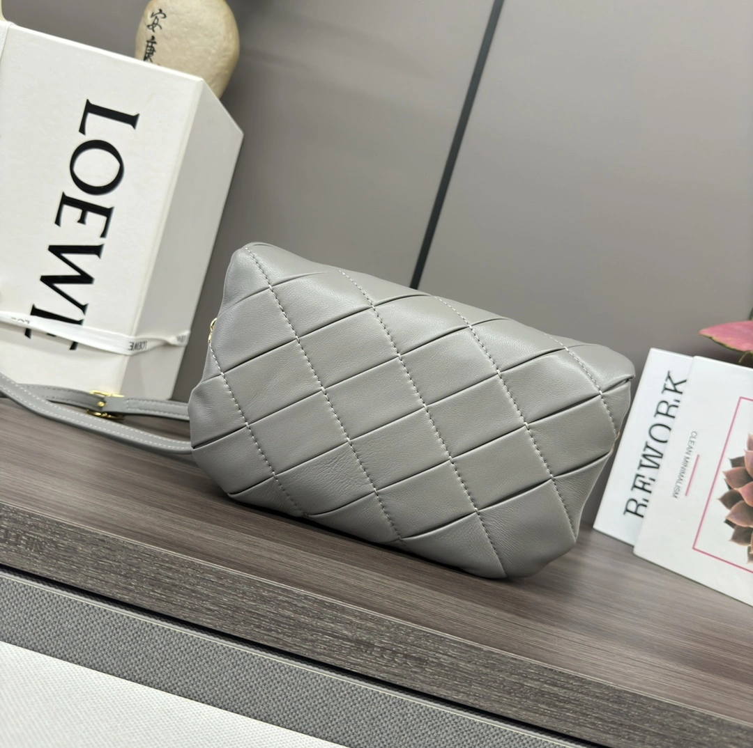 Refined Loewe Satchel Bags 72076