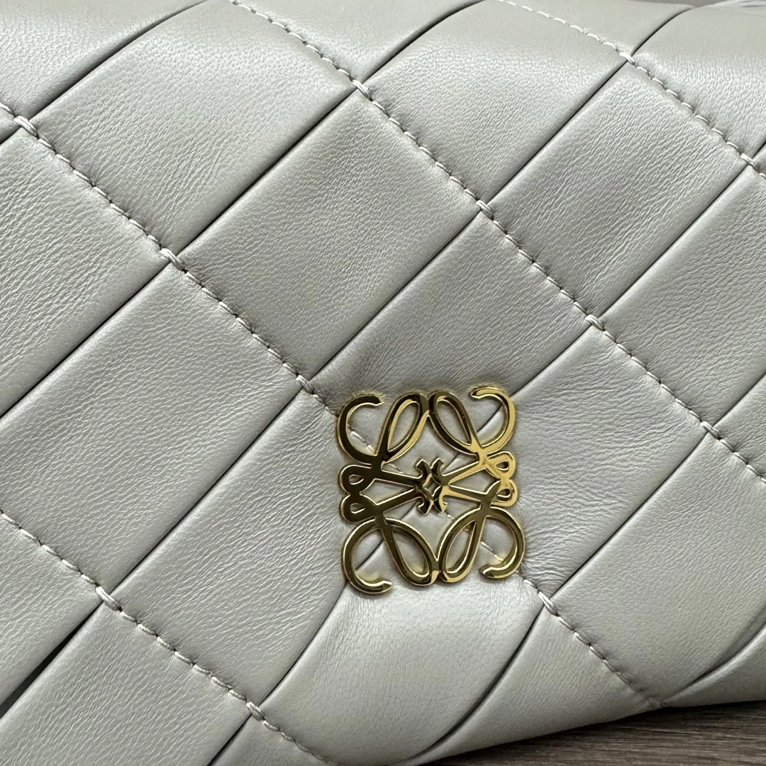Refined Loewe Satchel Bags 72076
