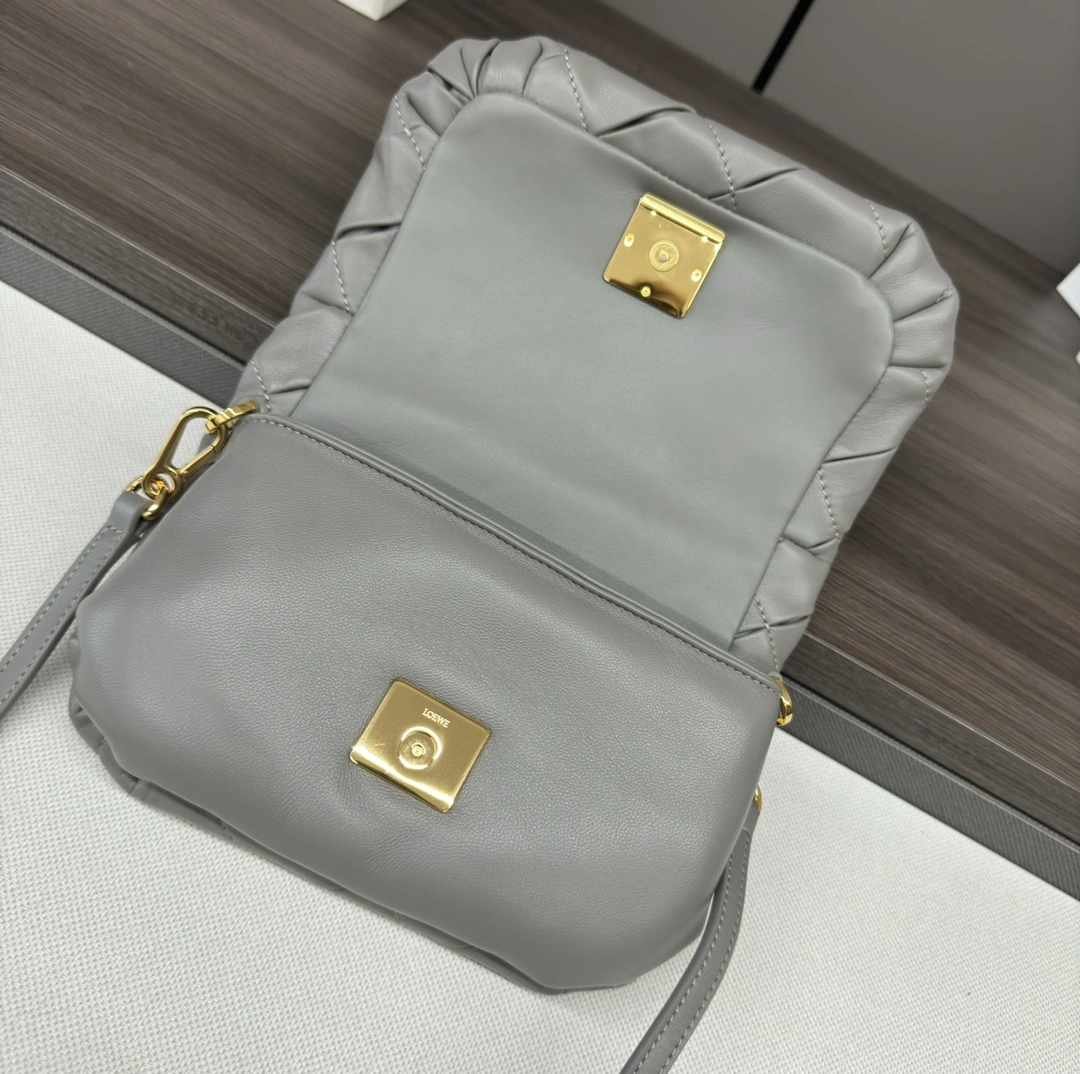 Refined Loewe Satchel Bags 72076