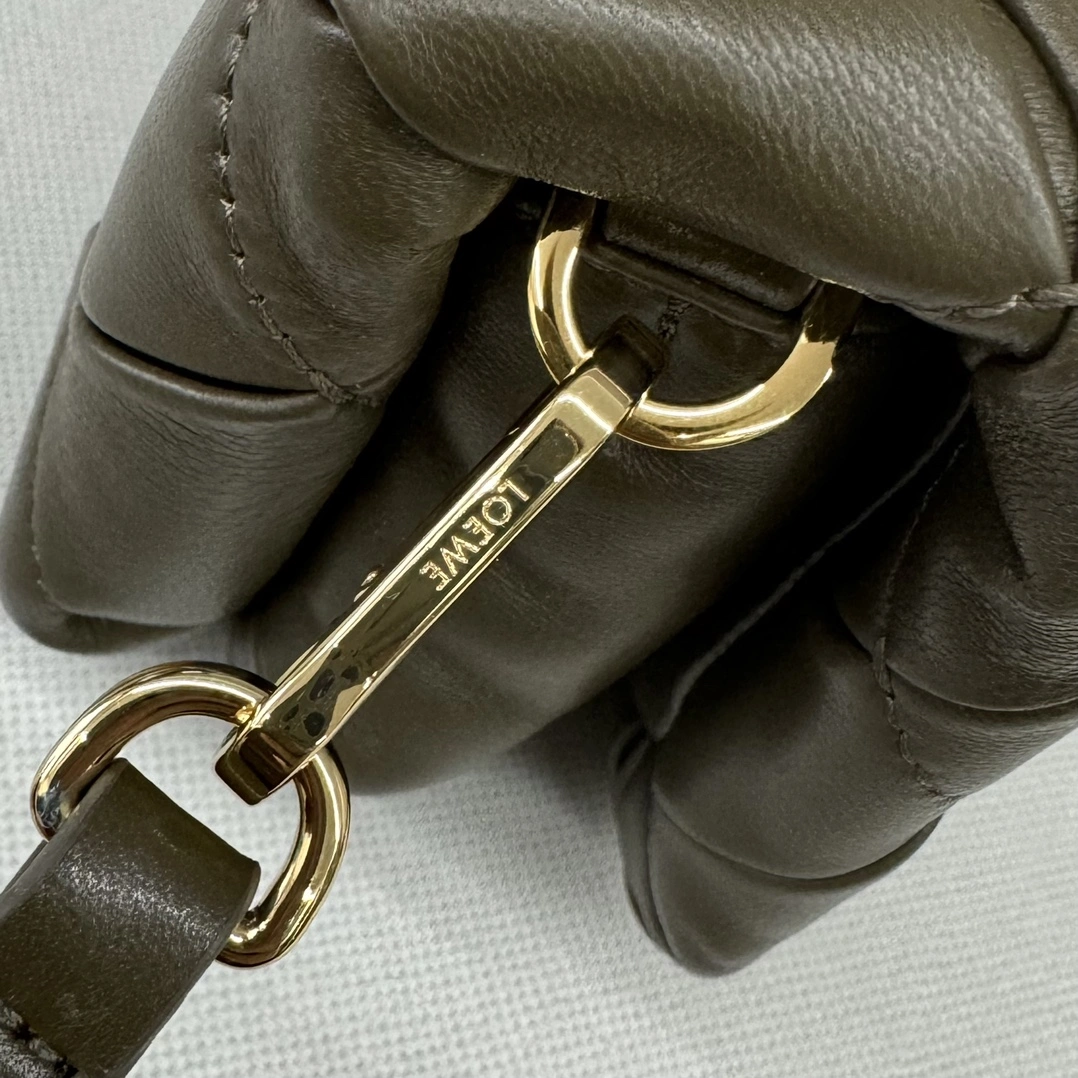 Loewe Satchel Bags Elegant 72068