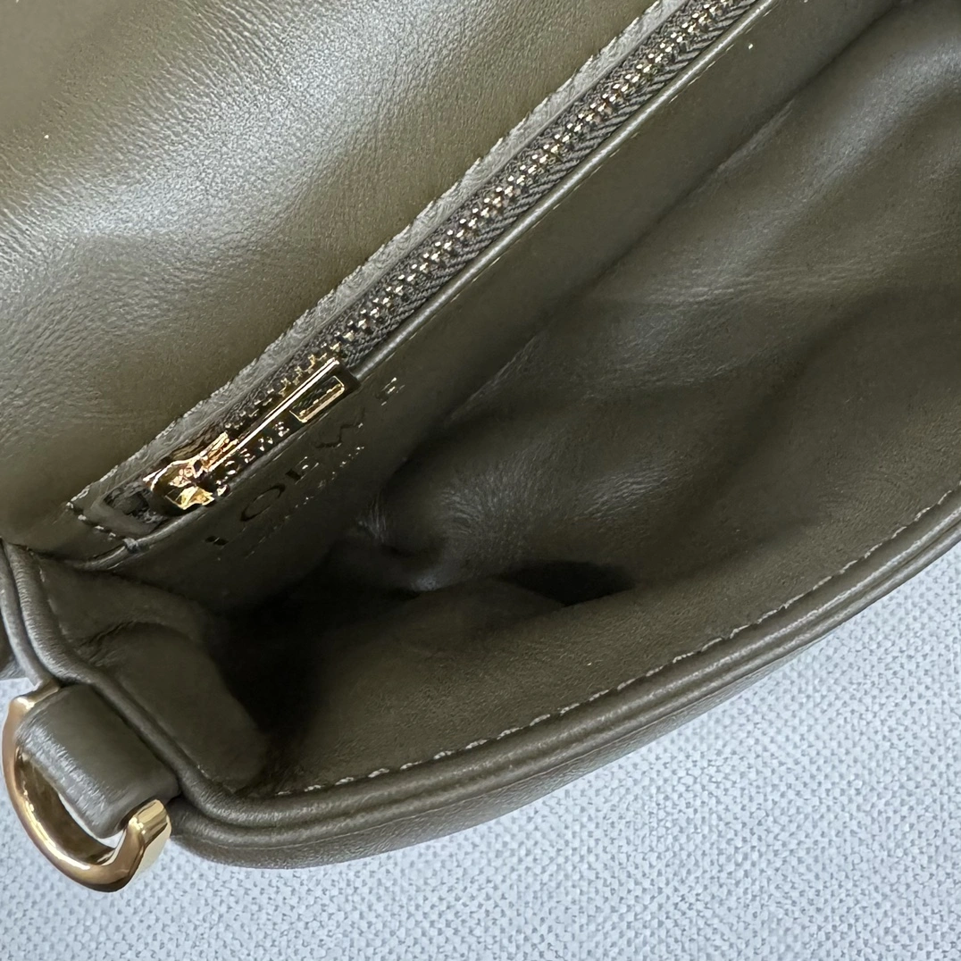 Loewe Satchel Bags Elegant 72068