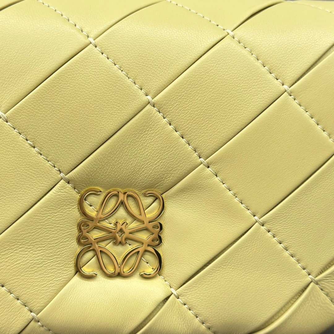 Loewe Satchel Bags QuickDry 72067