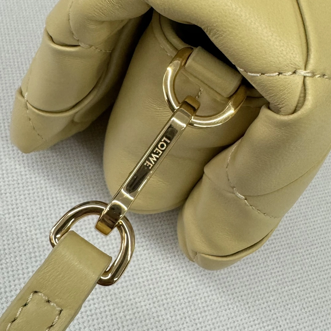 Loewe Satchel Bags QuickDry 72067
