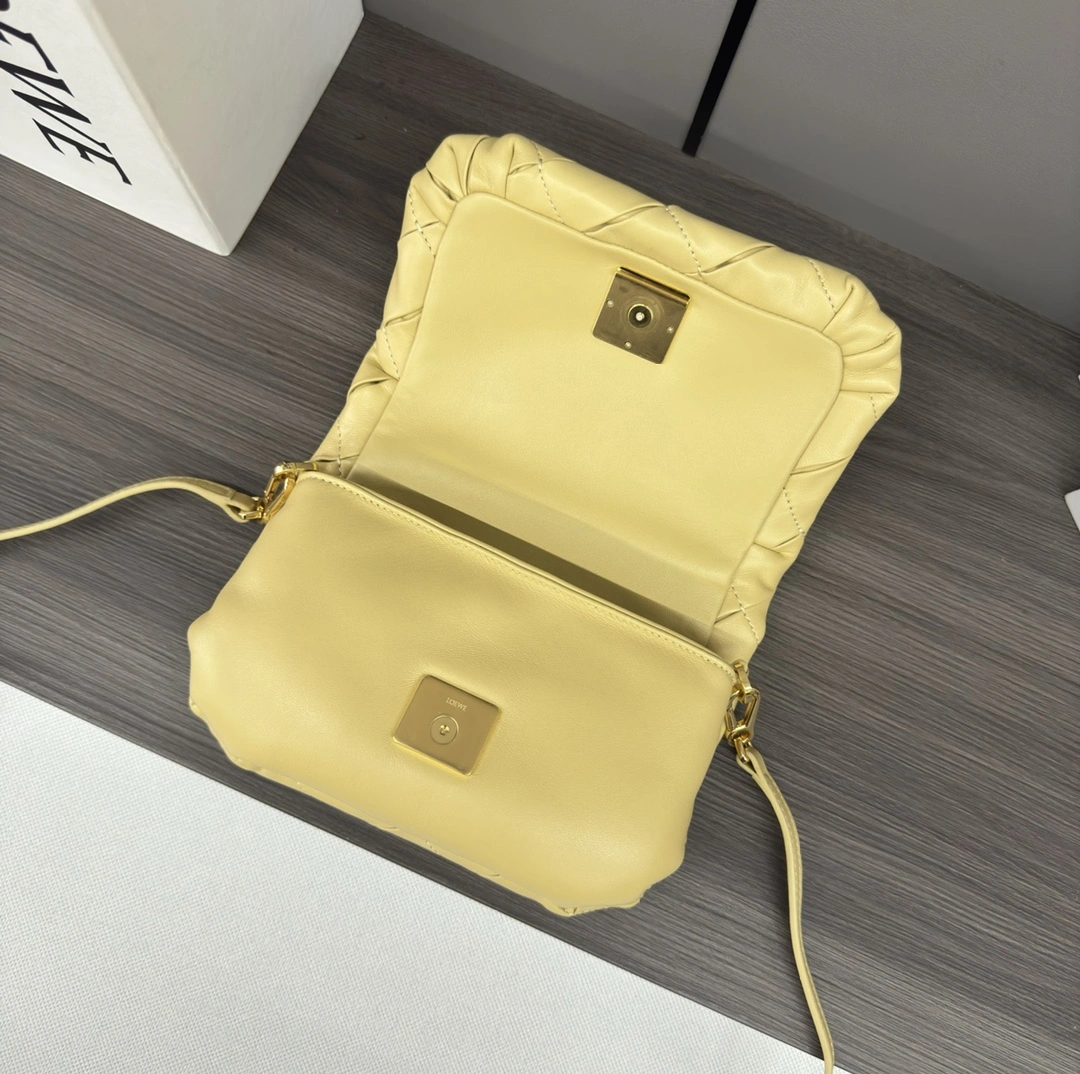 Loewe Satchel Bags QuickDry 72067