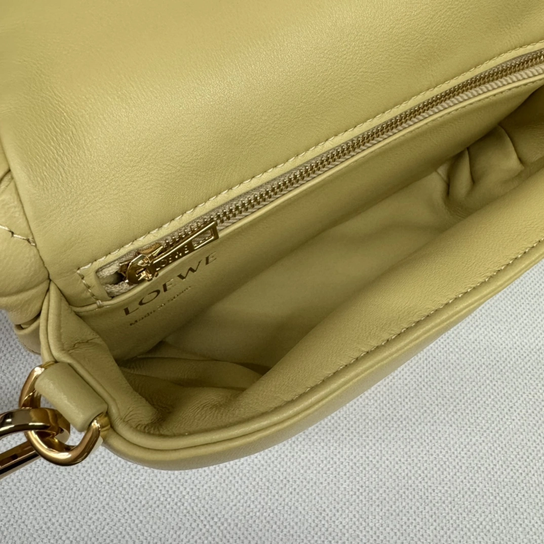 Loewe Satchel Bags QuickDry 72067