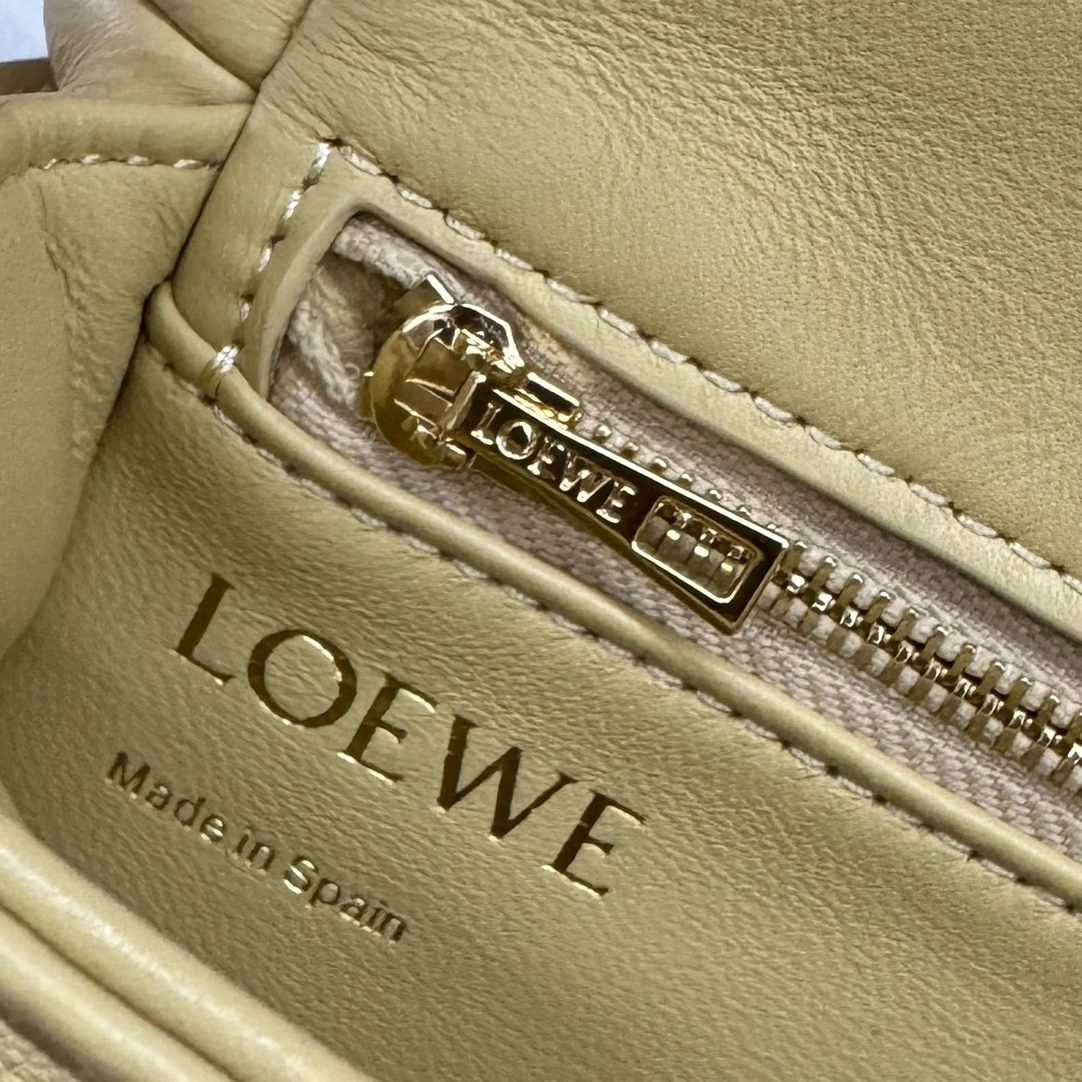 Loewe Satchel Bags QuickDry 72067