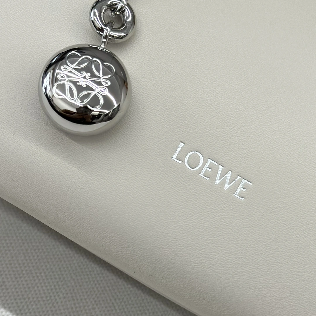 Loewe Satchel Bags UrbanChic 72071