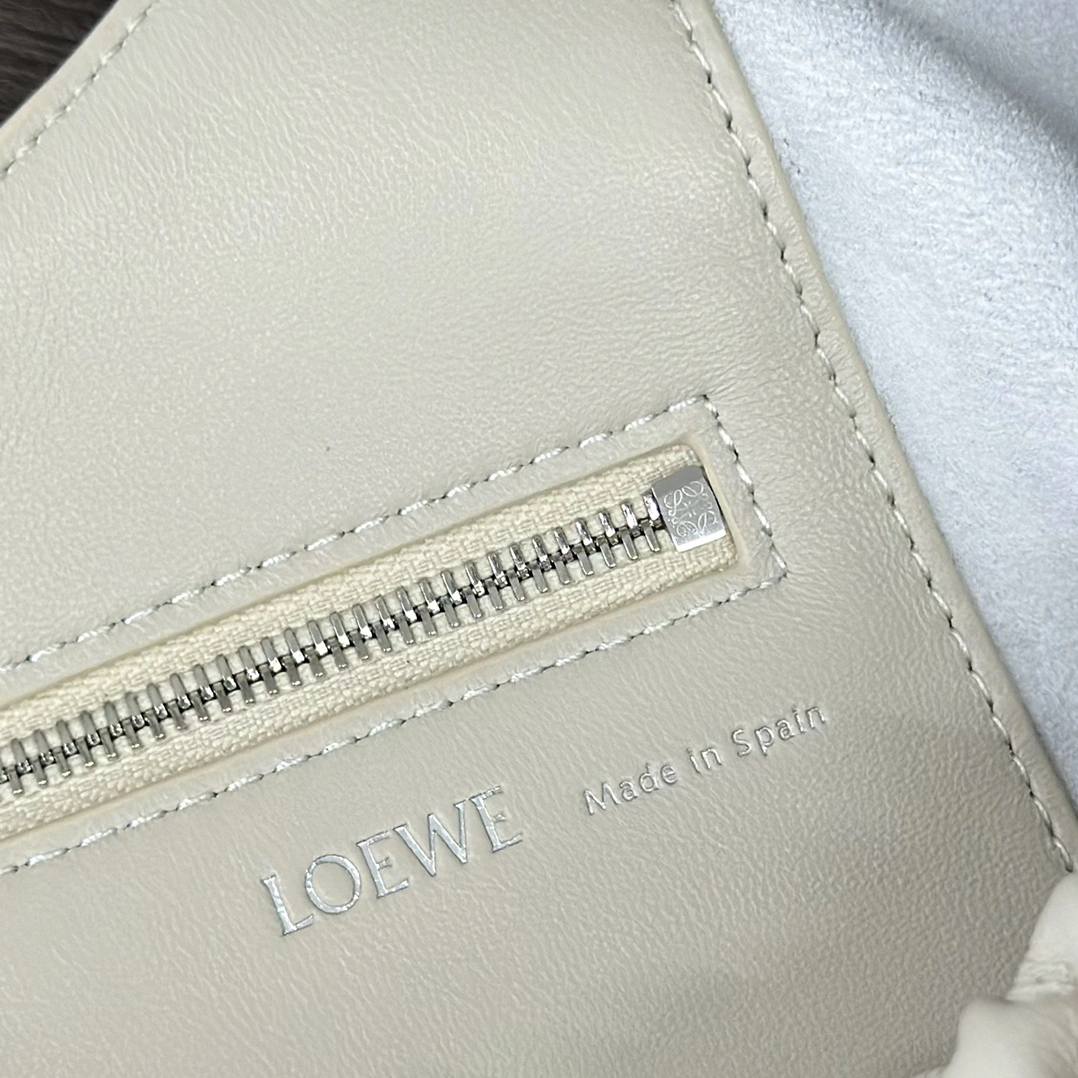 Loewe Satchel Bags UrbanChic 72071