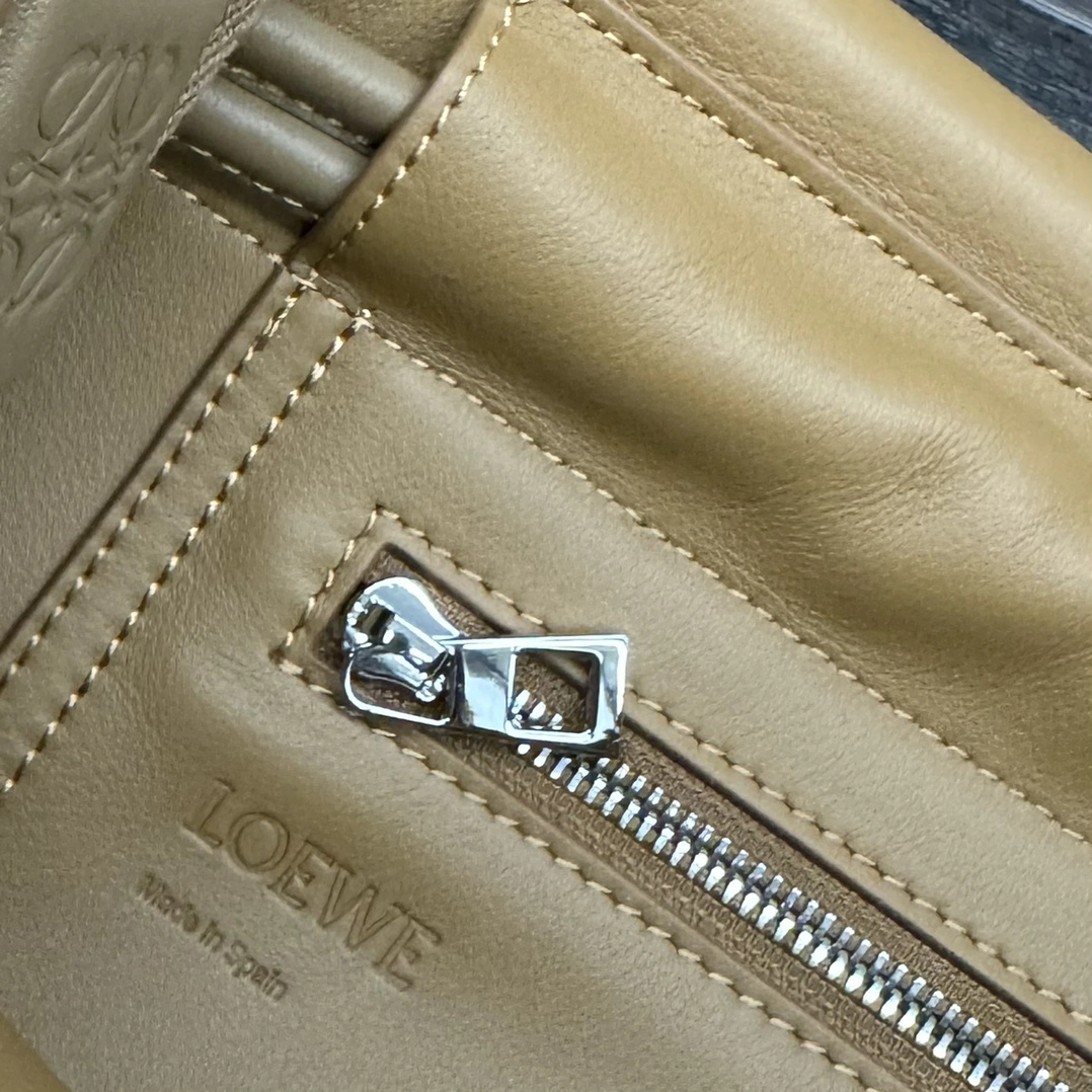 ZipUp Loewe Satchel Bags 67172