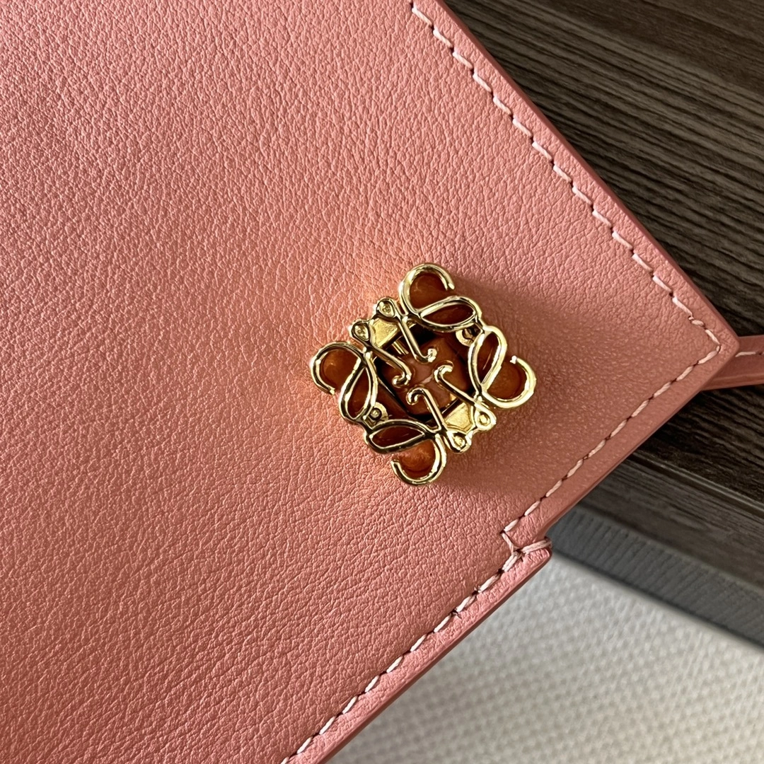 Loewe Satchel Bags Soft 67164
