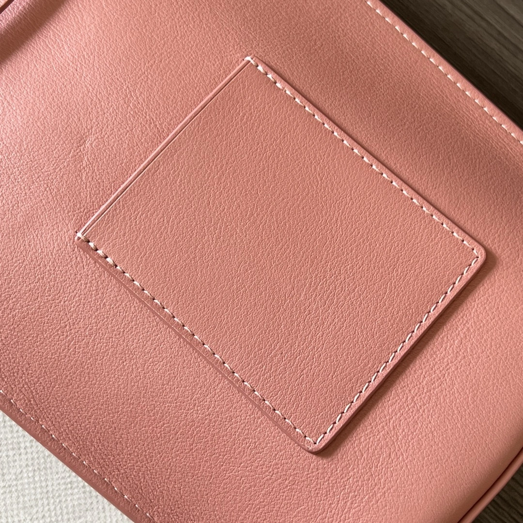 Loewe Satchel Bags Soft 67164