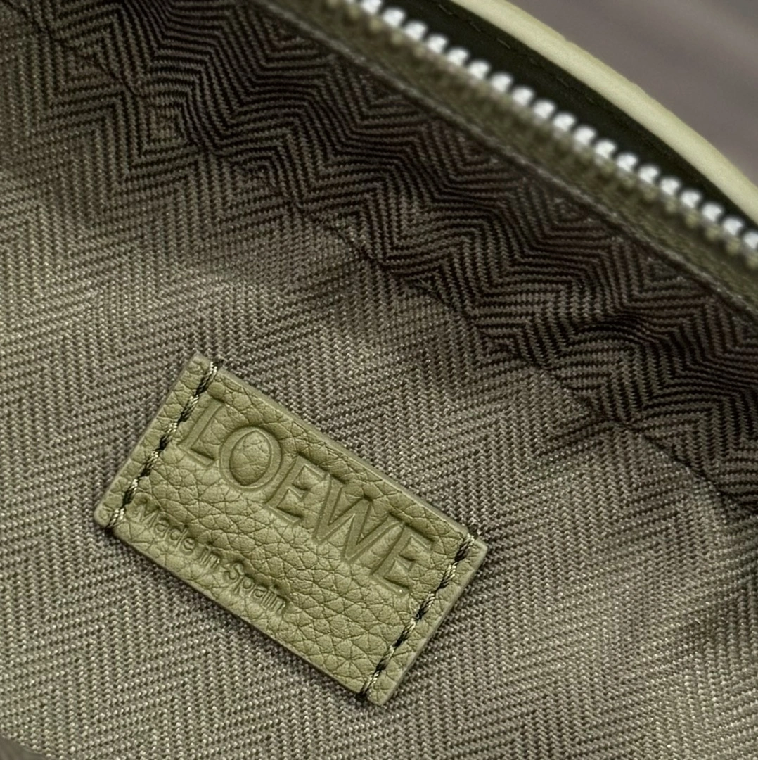 Loewe Satchel Bags EasyCare 67209