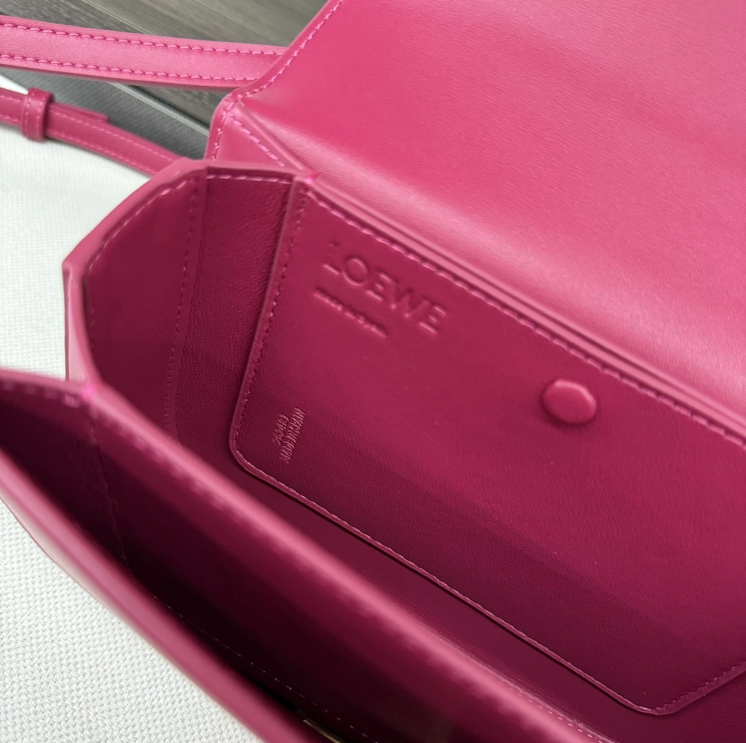 Loewe Satchel Bags Soft 67166
