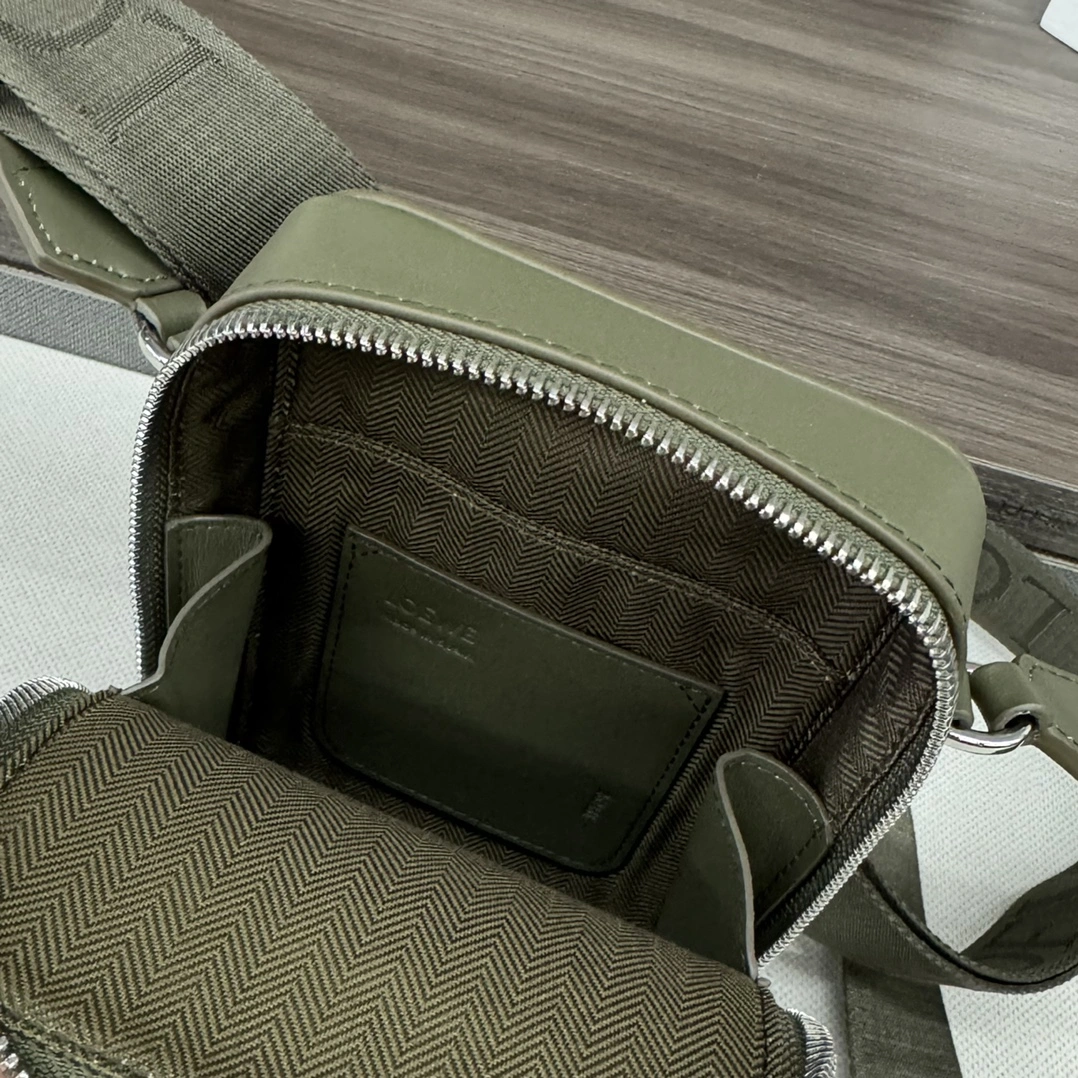 Loewe Satchel Bags Breathable 67155