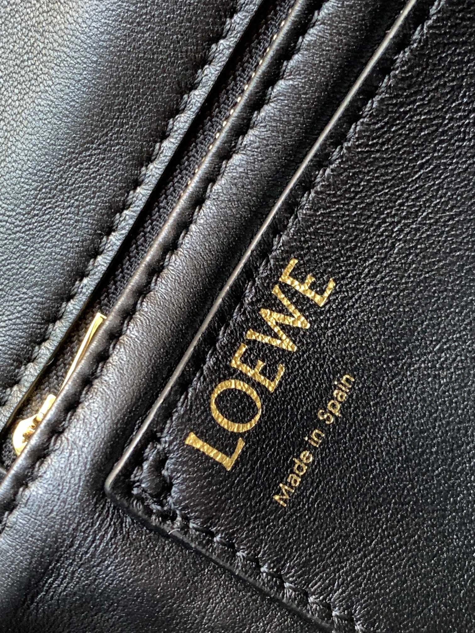 ZipUp Loewe Satchel Bags 71912