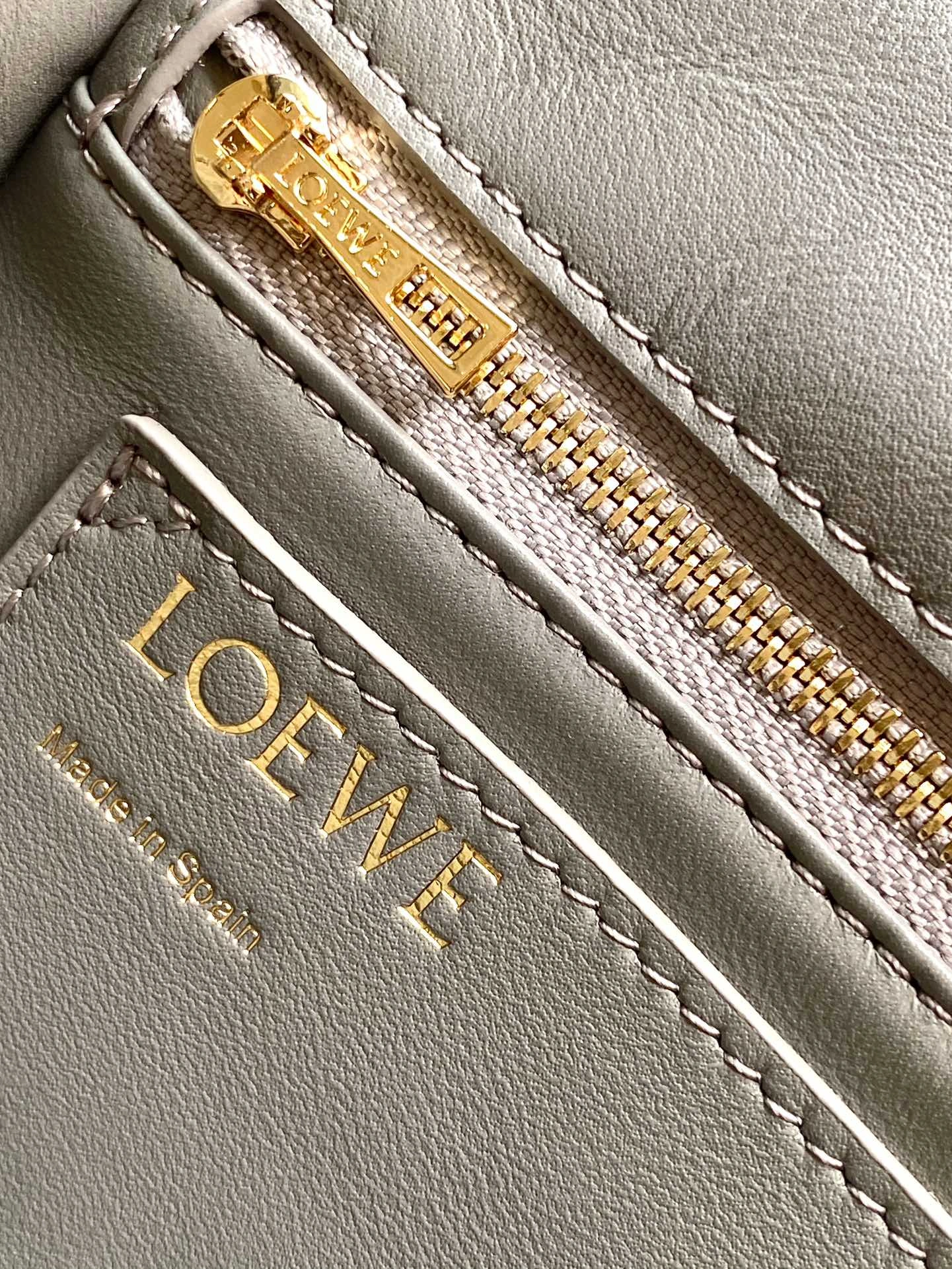 WellDesigned Loewe Satchel Bags 71944
