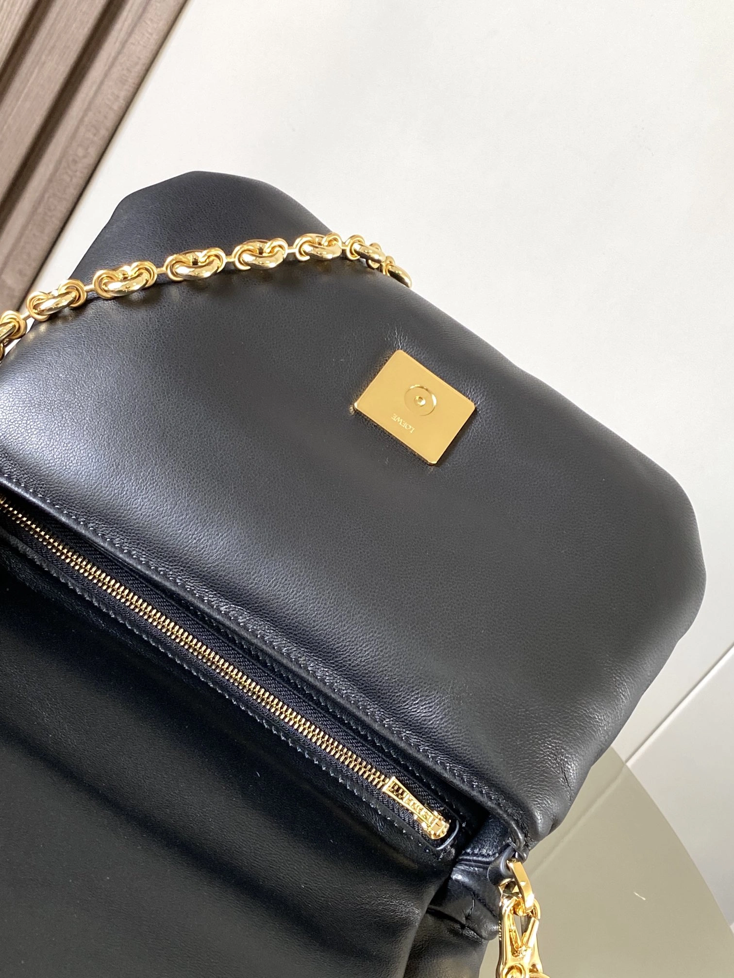 Loewe Satchel Bags Classic 71913