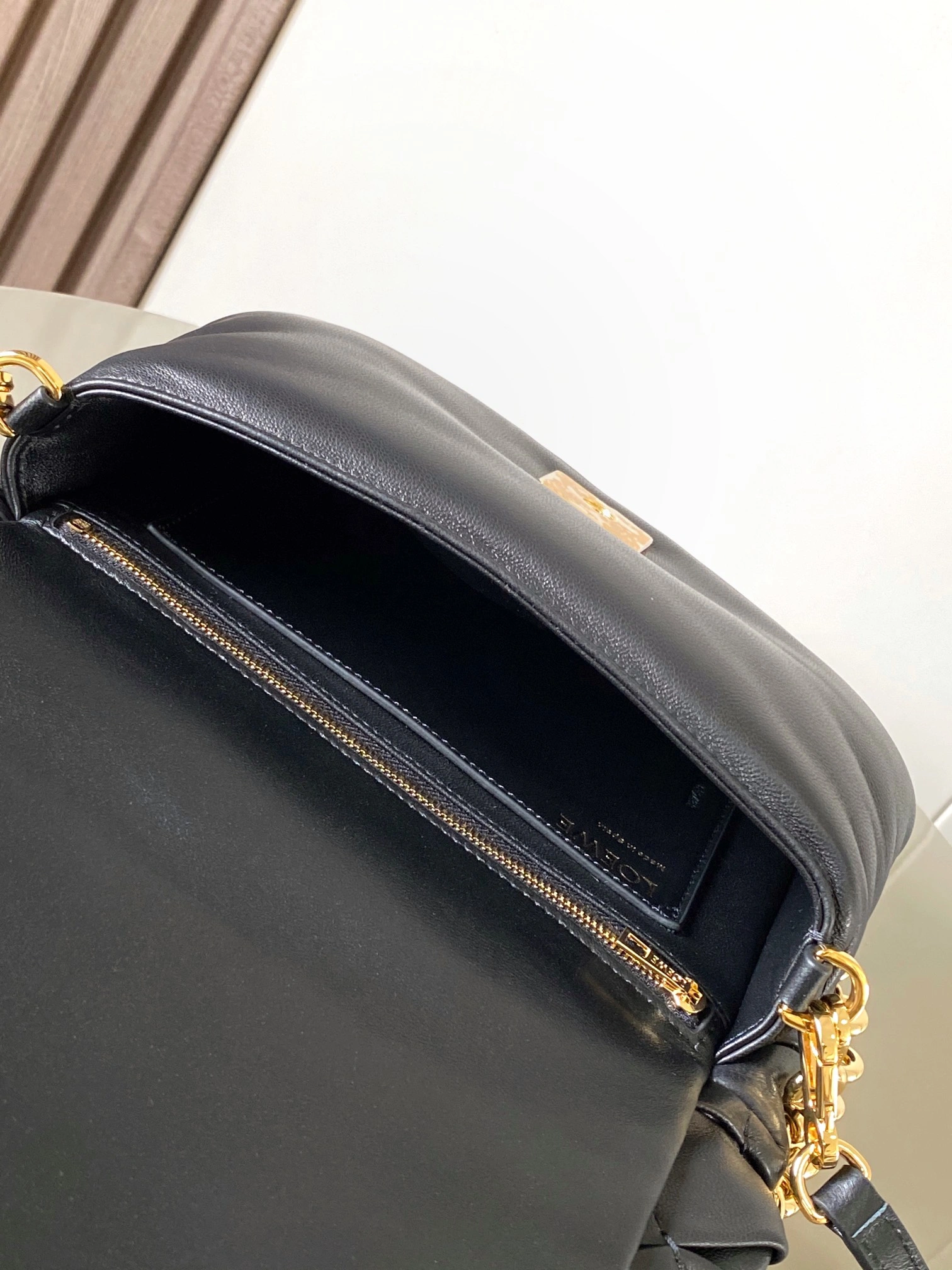 Loewe Satchel Bags Classic 71913