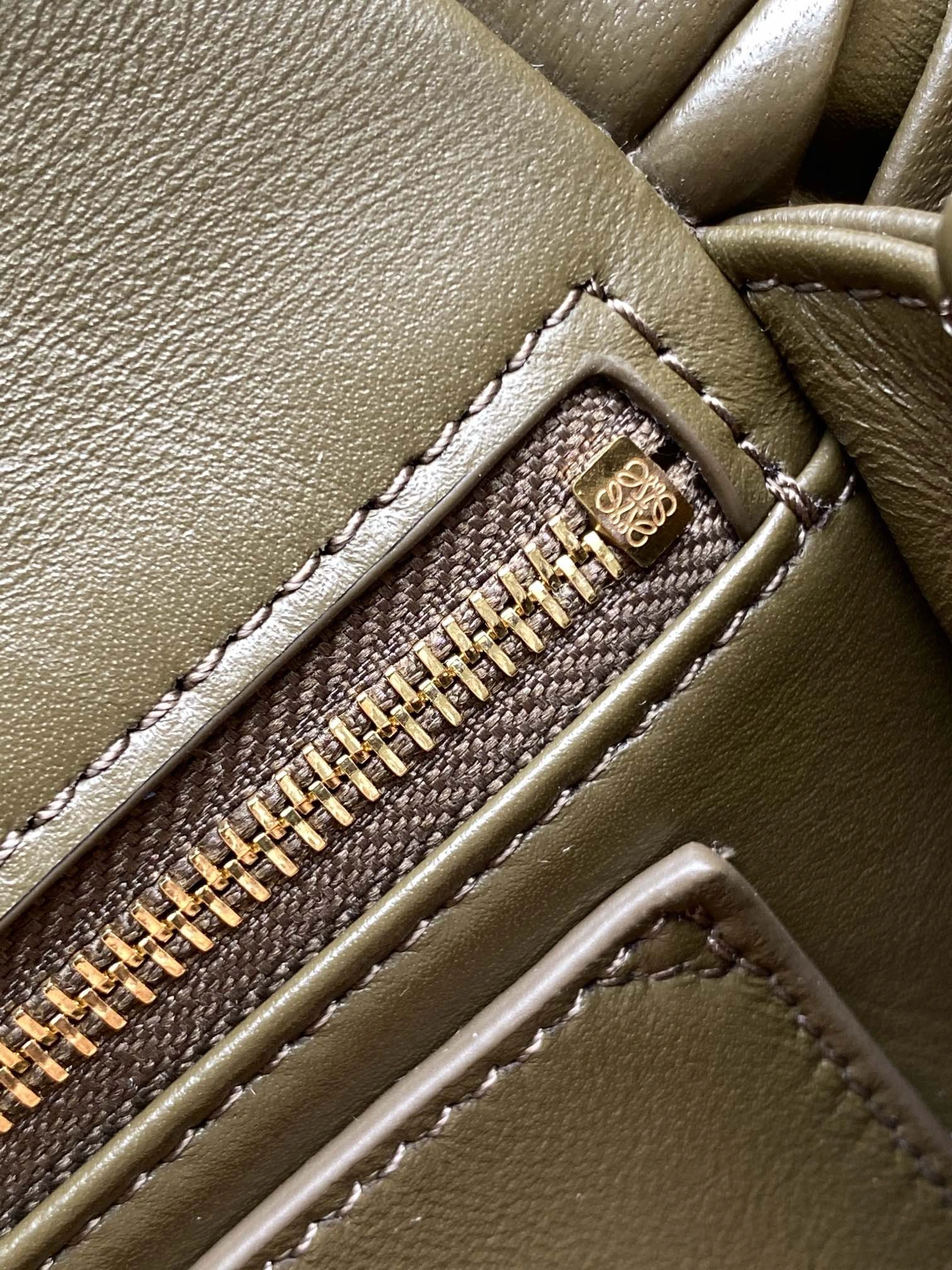 Reliable Loewe Satchel Bags 71903