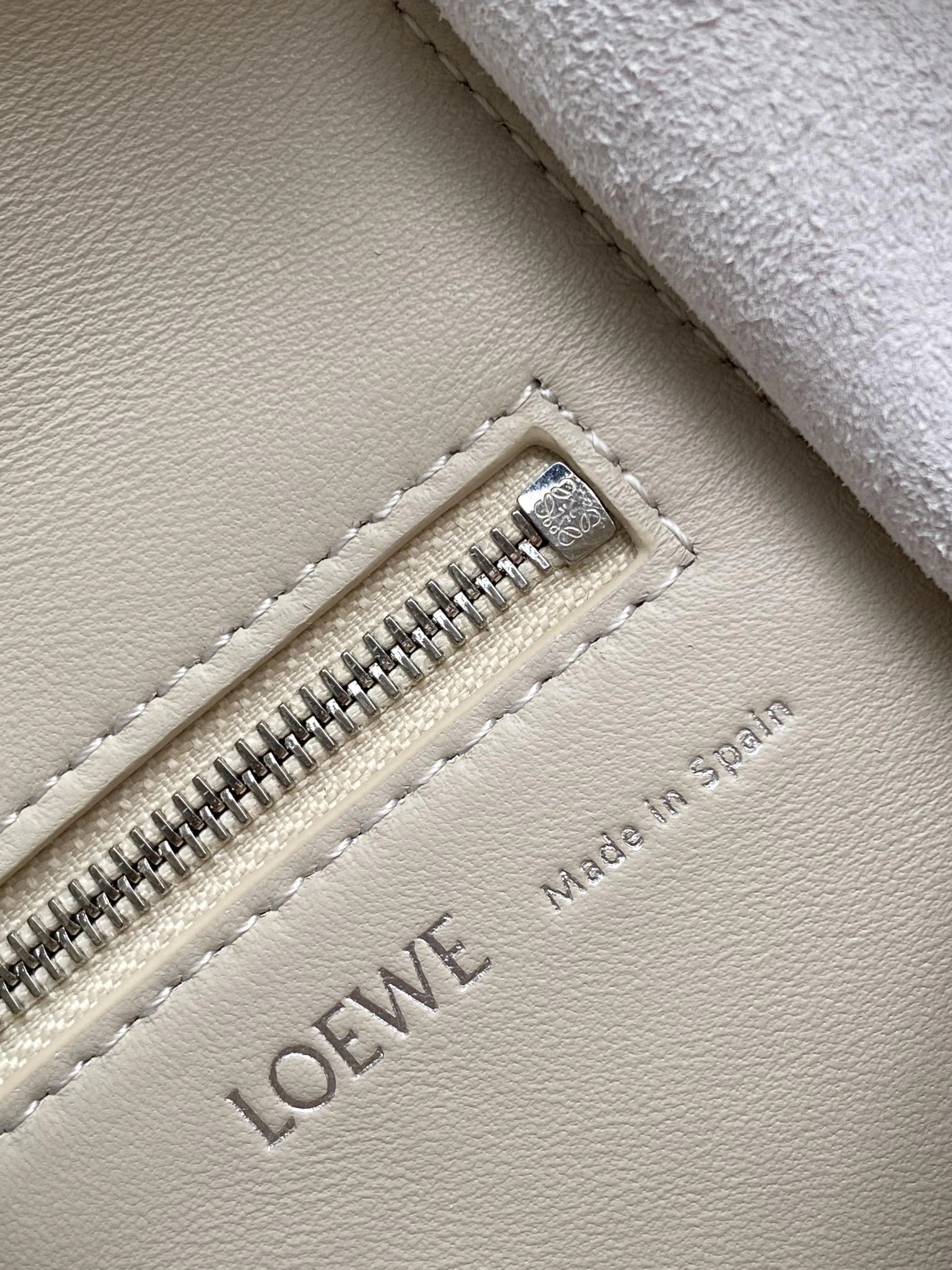 Loewe Satchel Bags Durable 71900