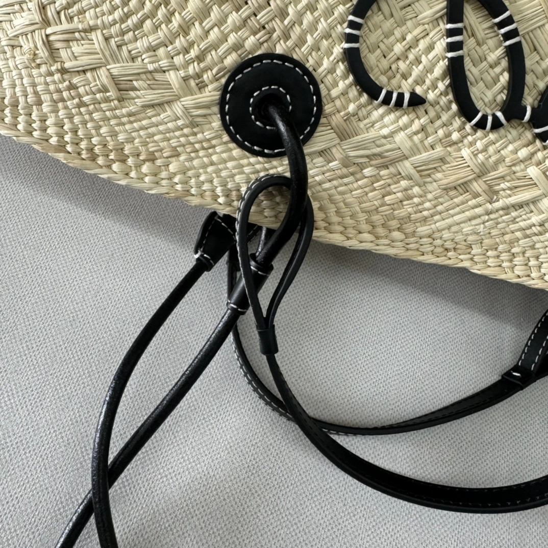 Loewe Shopping Bags Attractive 72066