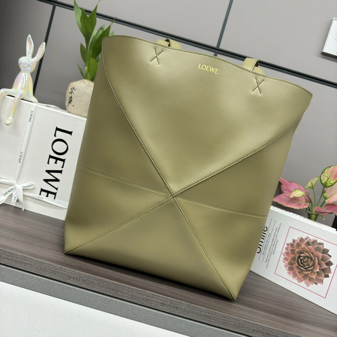 UrbanChic Loewe Shopping Bags 72062