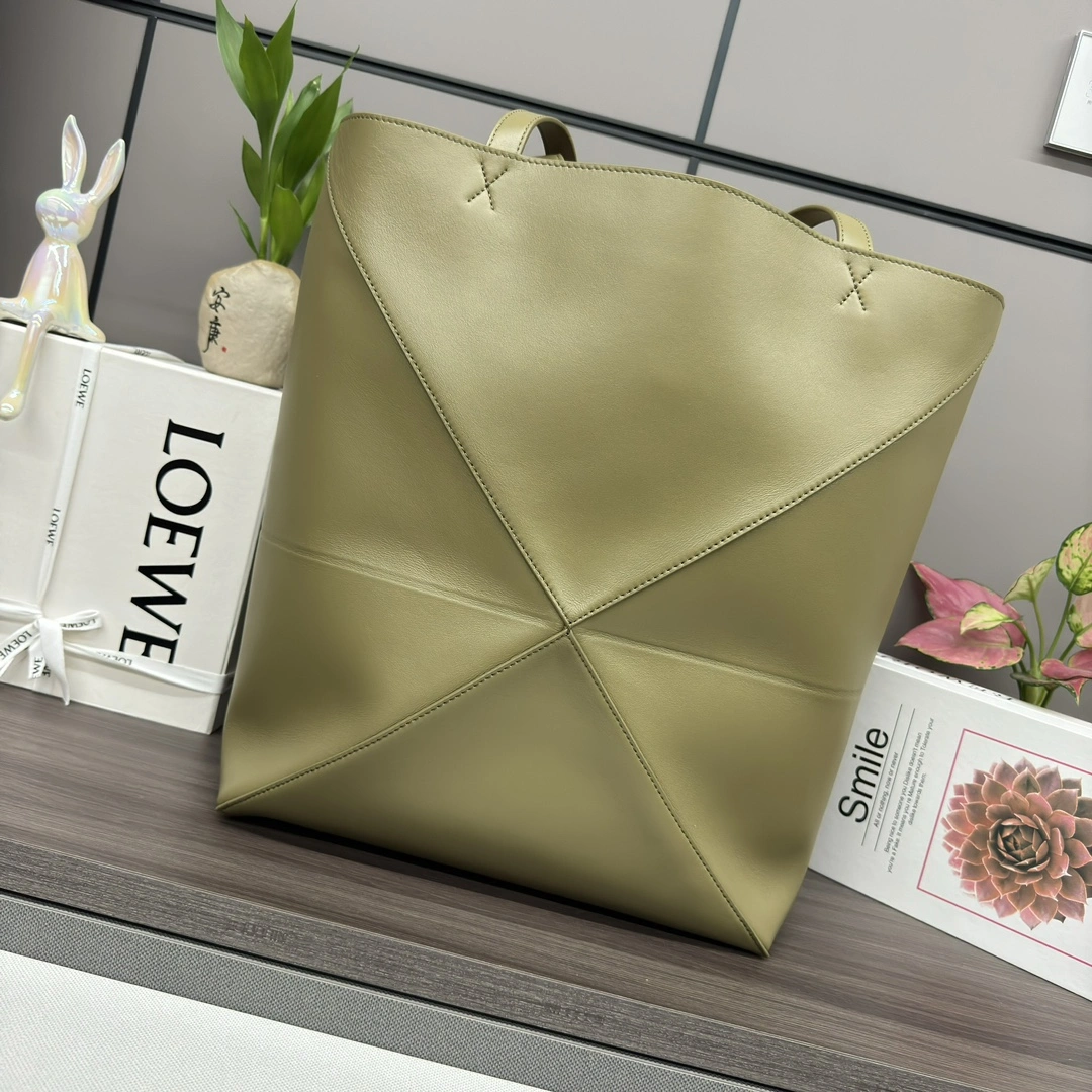 UrbanChic Loewe Shopping Bags 72062