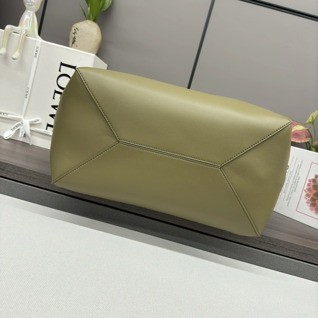 UrbanChic Loewe Shopping Bags 72062