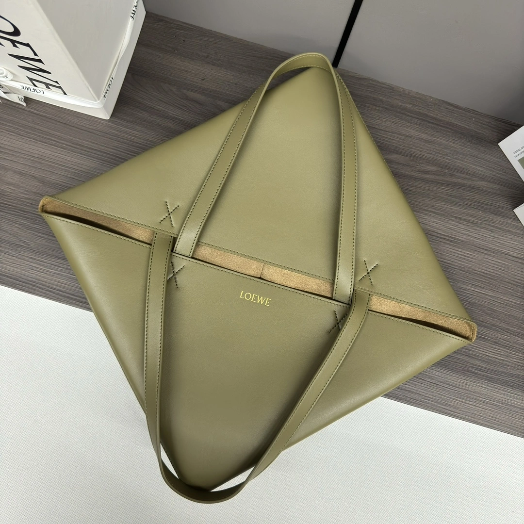 UrbanChic Loewe Shopping Bags 72062