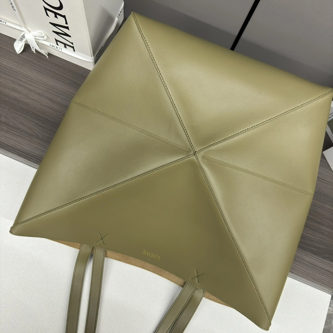 UrbanChic Loewe Shopping Bags 72062