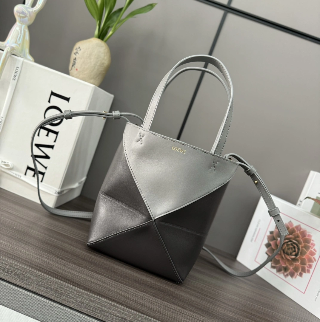 Loewe Shopping Bags Attractive 72060